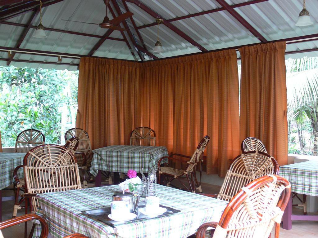 קובאלאם Ganesh Ayurveda Holiday Home Bed And Breakfast מראה חיצוני תמונה